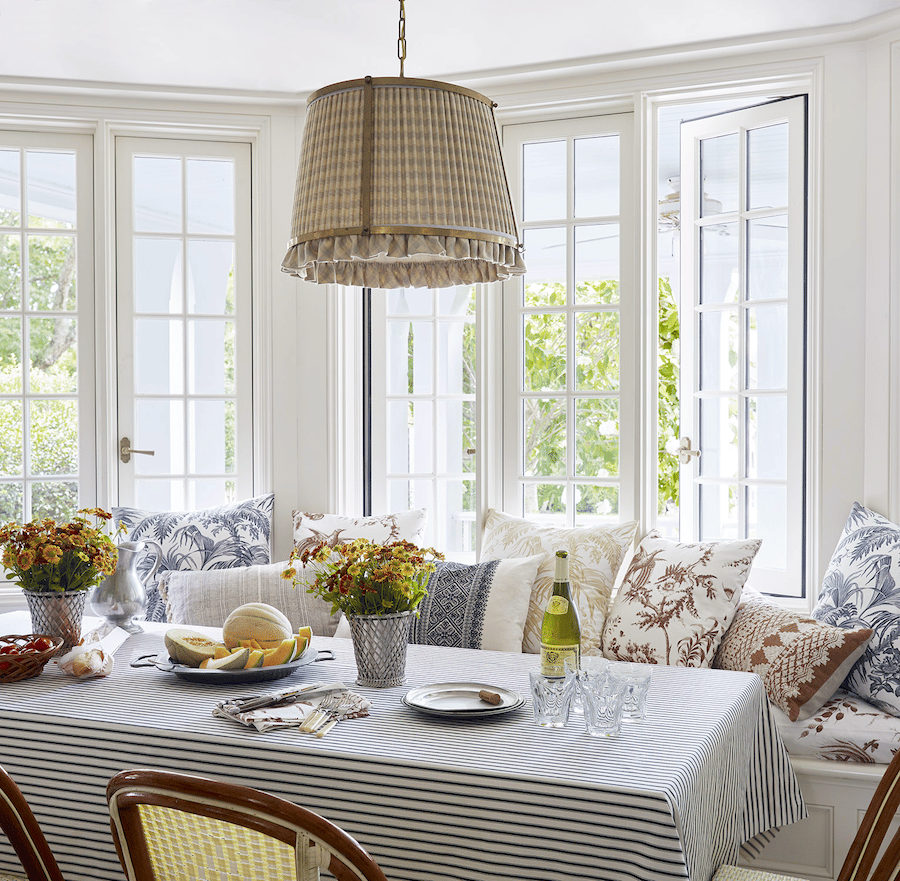 bulletin-v11-toile-breakfast-table-128463-rt-900-full